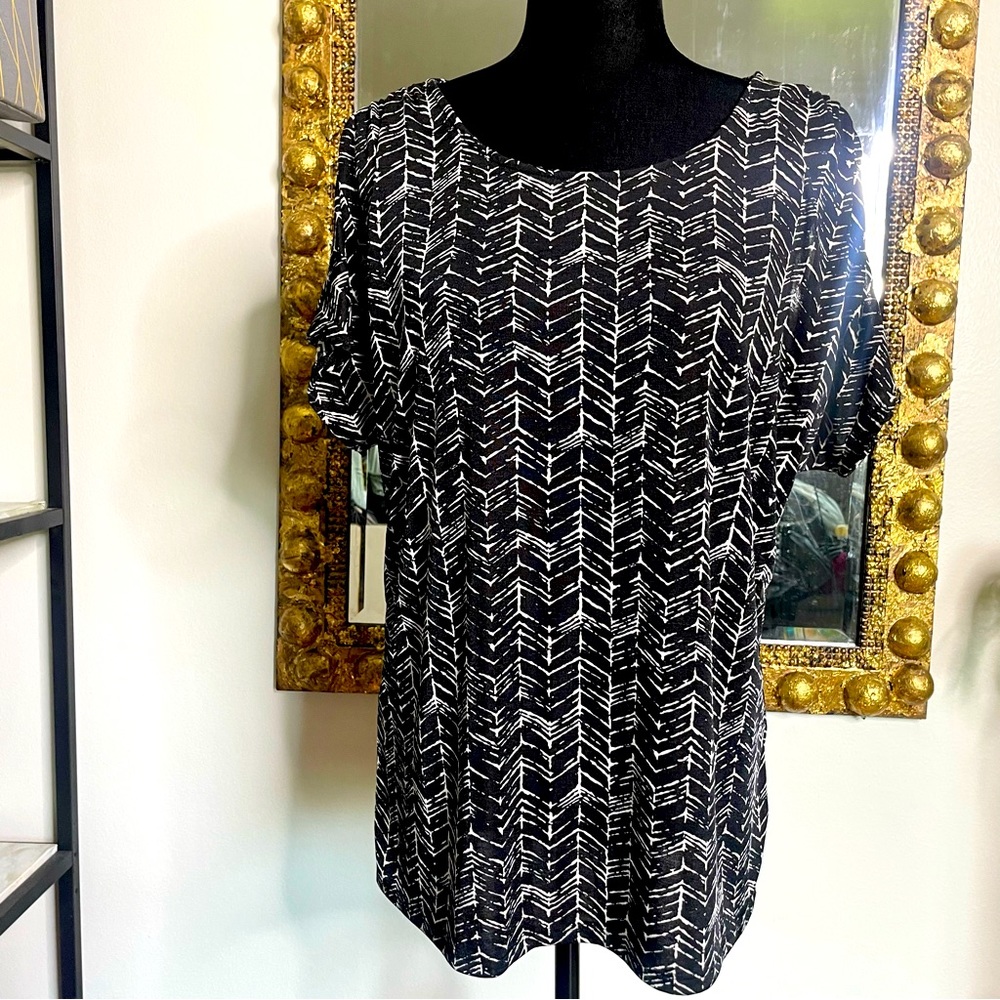 Jaclyn Smith Women’s Cap-sleeve Black & White Blouse Size Large